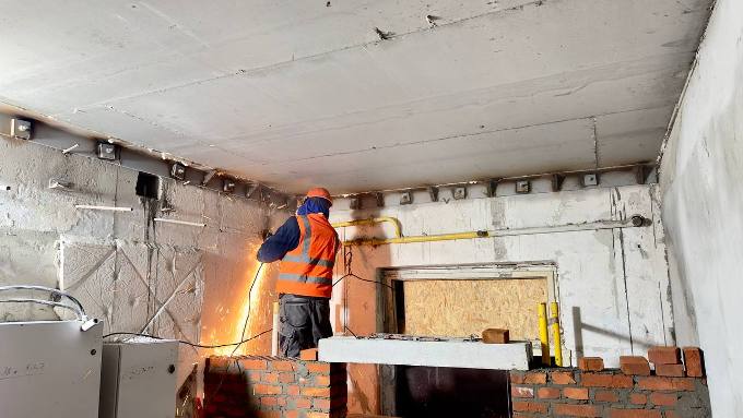 Новини Харкова: відновлюють будинок після КАБ